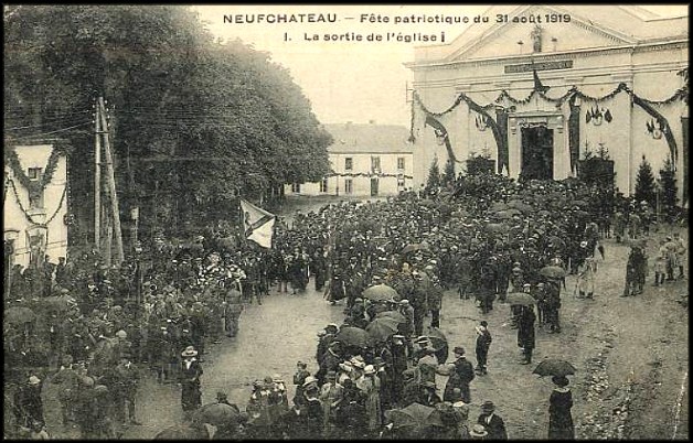 site neufchateau vive la france 31 août 1919 église et la foule
