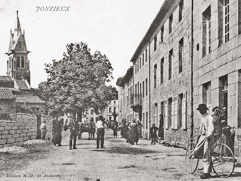 site-to-fr-jonzieux-rue-animee