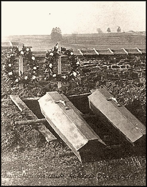 site 30 nov 1918  cercueils de 2 Soldats Français Armand Quelard & Henri Lebreton