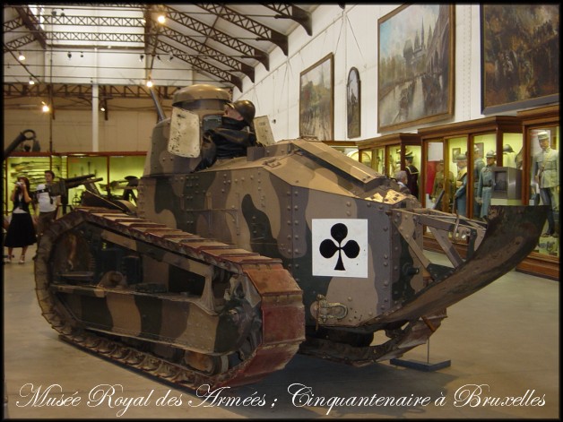 site-char-renault-musée-bxl.jpg
