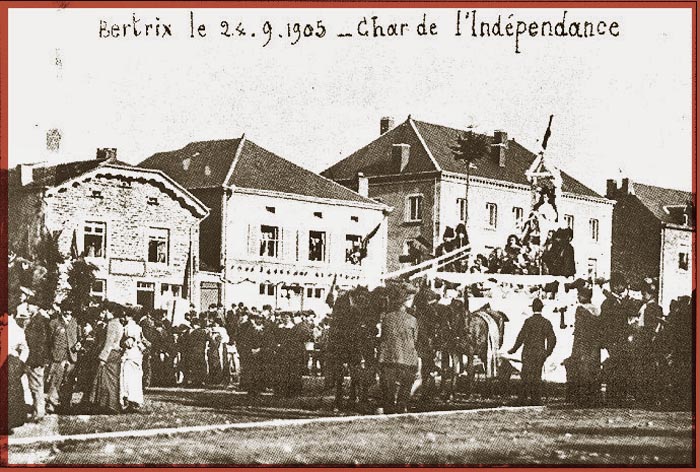 site so  24 sept  1905  75 ans d'Indépendance char de l'indépendance