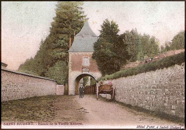 stsite so hubert entrée vielle abbaye 1904 color