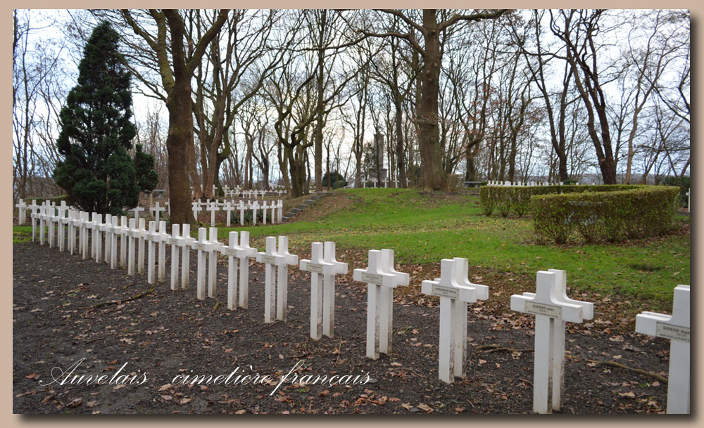 site to be cimetière français d'auvelais les croix