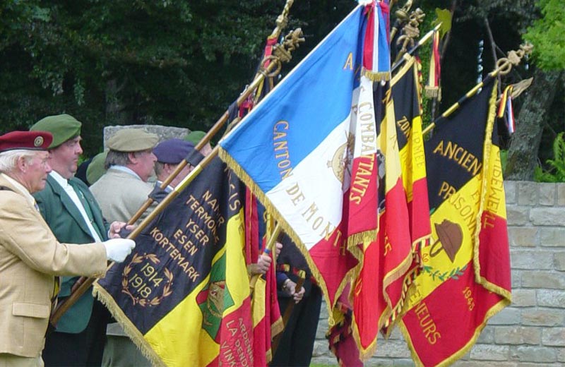 site-to-be-bertrix-90e-drapeaux-patriotiques-en-bernes-n2