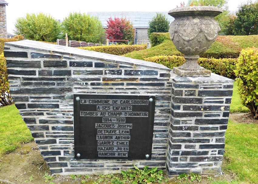 len carlsbourg monument aux morts